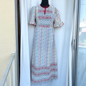 Vintage 70s Style Floral Prairie Maxi Dress, Cottagecore Boho Peasant Dress